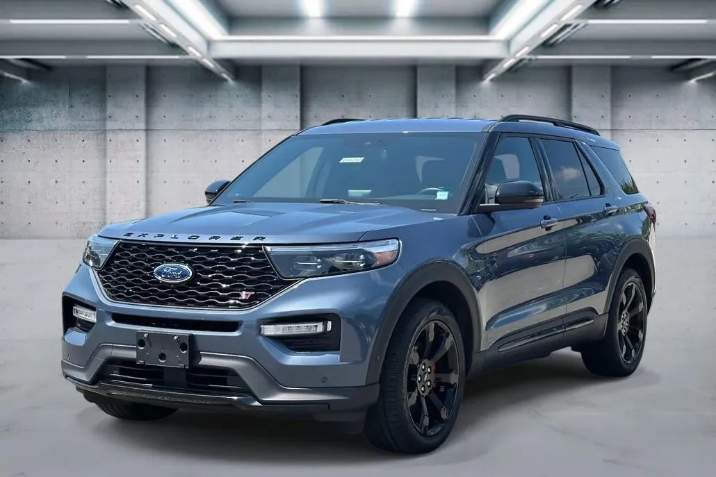 2021 Ford Explorer ST photo 1
