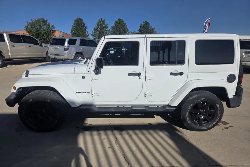 2014 Jeep Wrangler Unlimited Altitude photo 1