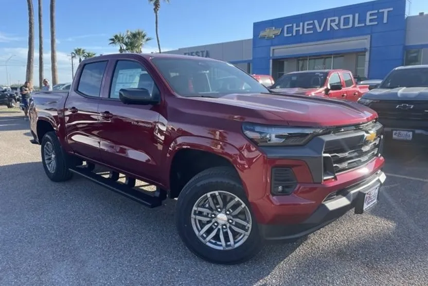 2026 Chevrolet Colorado LT photo 1