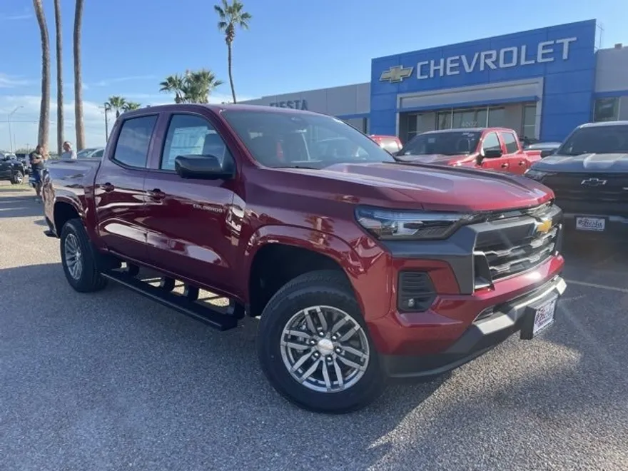 2026 Chevrolet Colorado LT photo 1