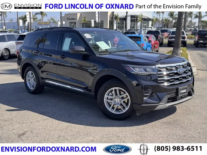 2025 Ford Explorer photo 1