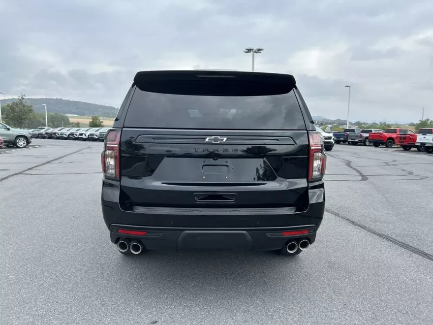 2023 Chevrolet Tahoe Z71 photo 1