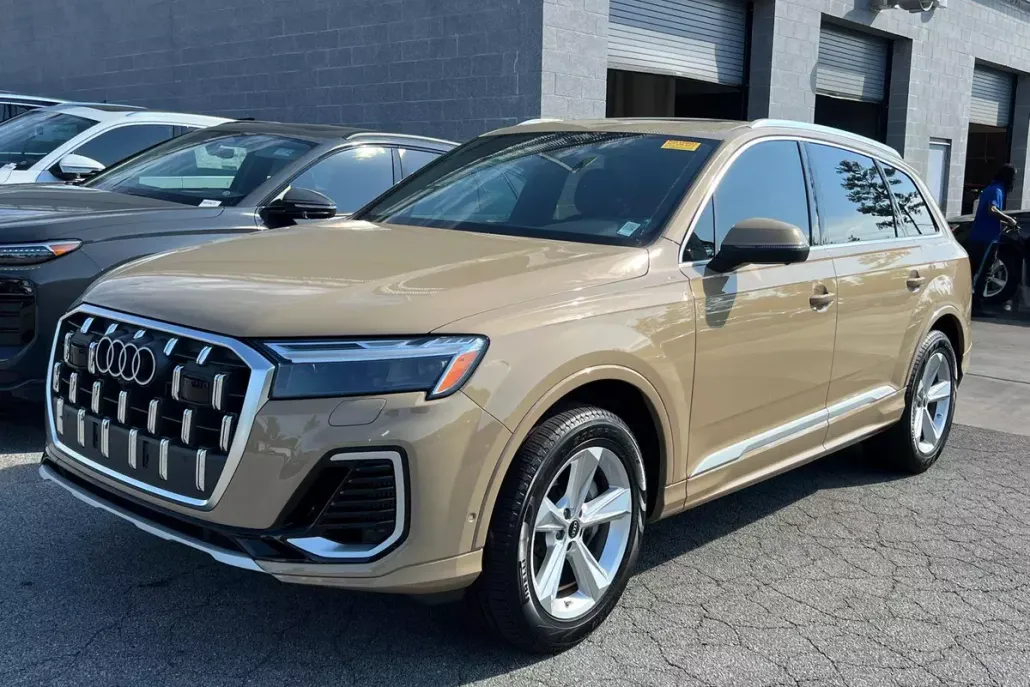 2025 Audi Q7 Premium photo 1