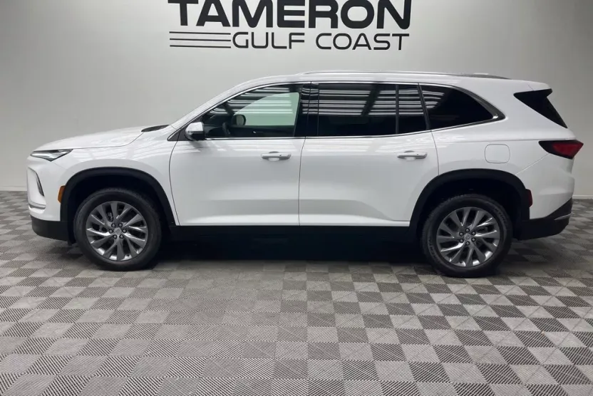 2025 Buick Enclave Preferred photo 1