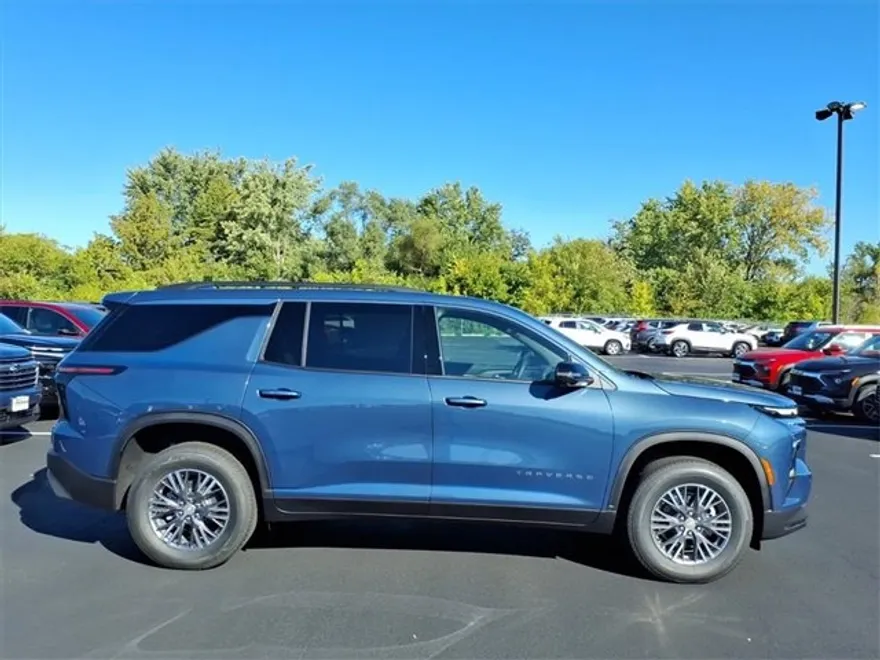 2026 Chevrolet Traverse photo 1