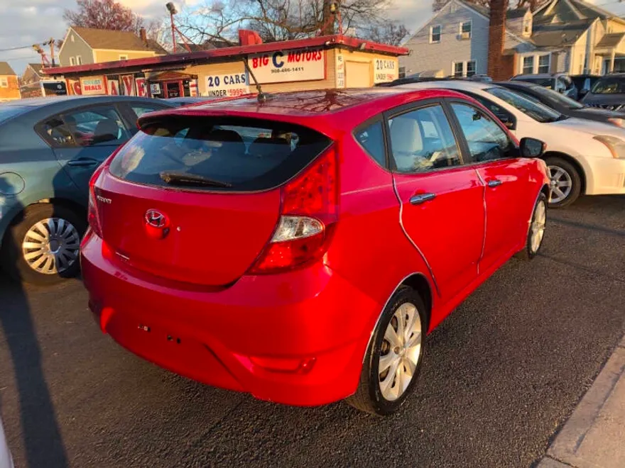 2013 Hyundai Accent GLS SE photo 1