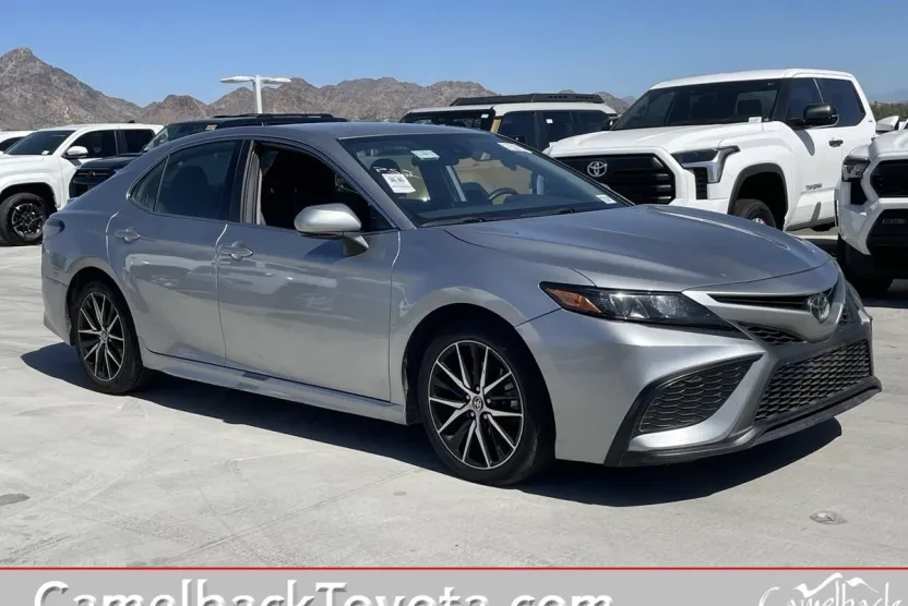 2024 Toyota Camry SE photo 1