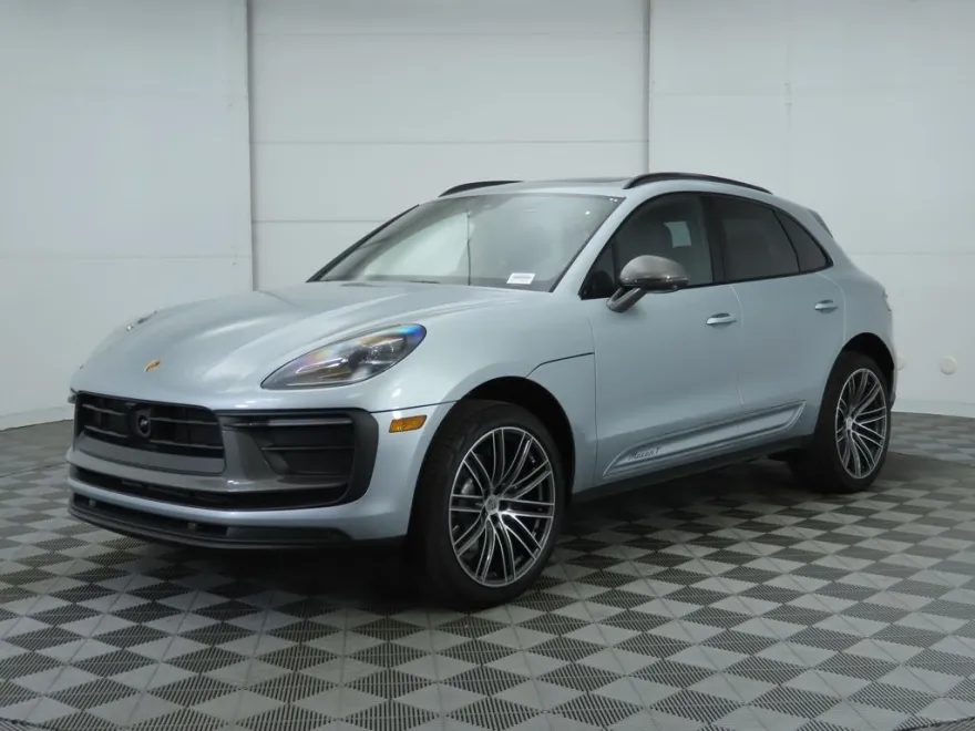 2025 Porsche Macan T photo 1