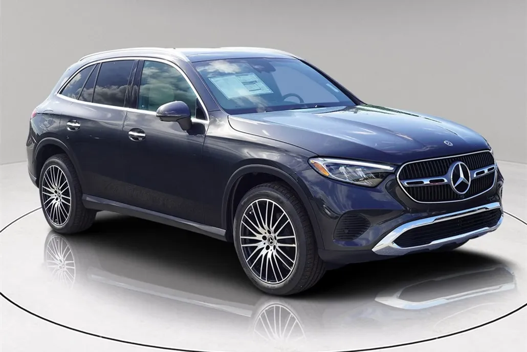 2025 Mercedes Benz GLC 300 photo 1