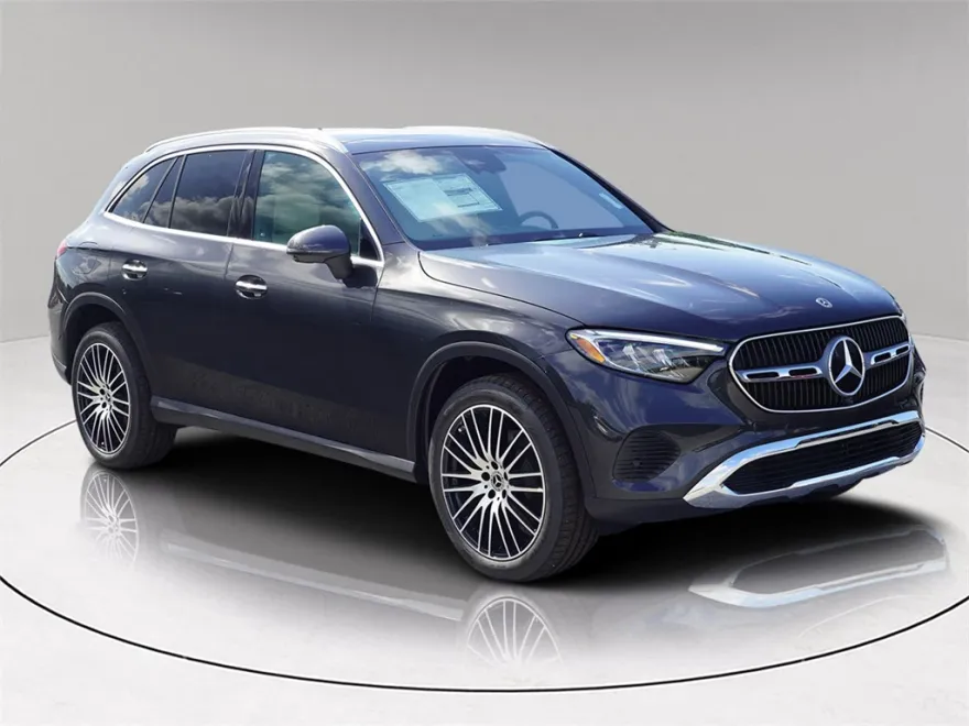 2025 Mercedes Benz GLC 300 photo 1