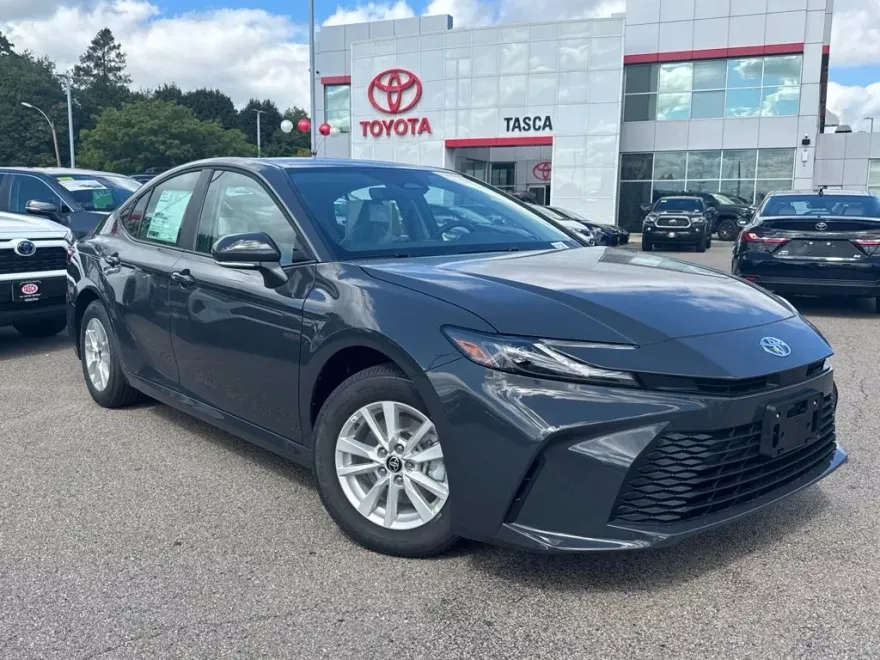 2026 Toyota Camry LE photo 1