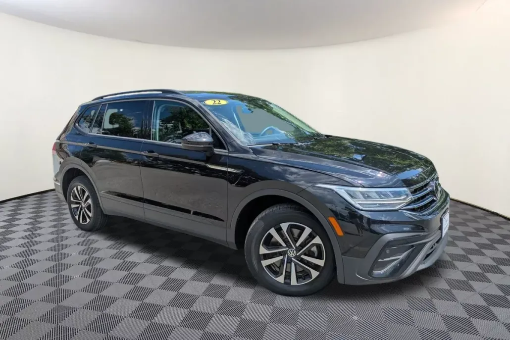 2022 Volkswagen Tiguan S photo 1