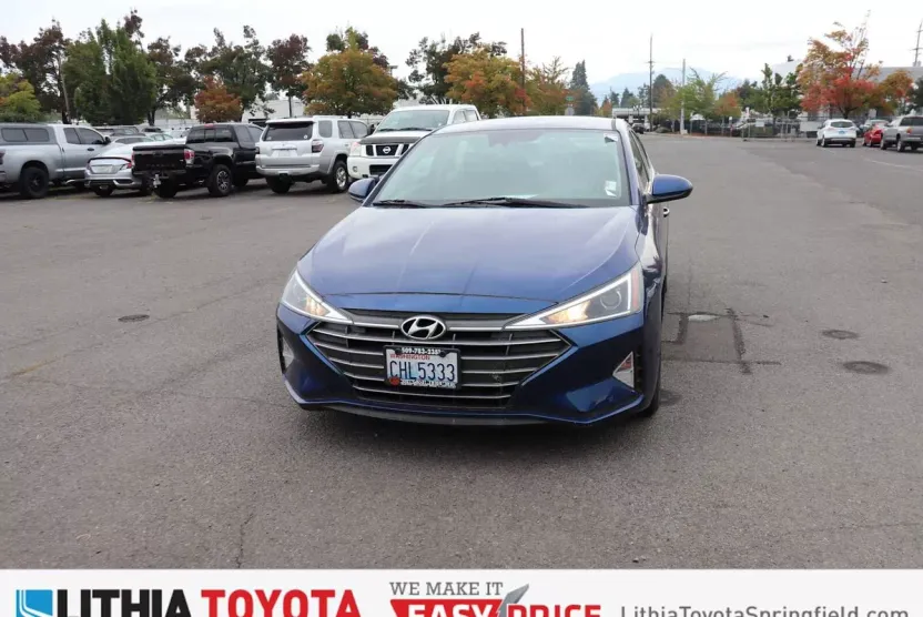2020 Hyundai Elantra SEL photo 1
