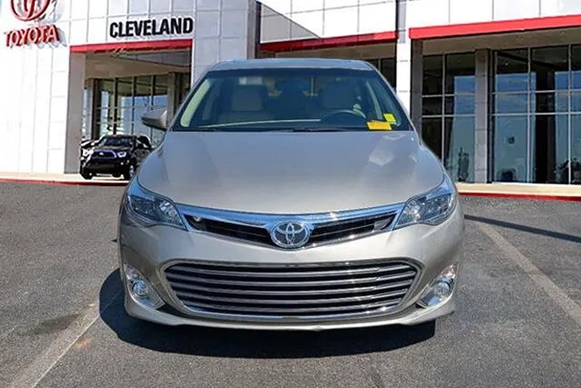 2015 Toyota Avalon XLE Touring photo 1