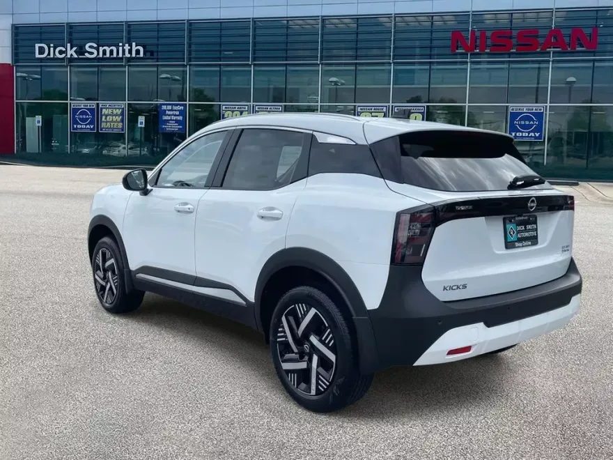 2026 Nissan Kicks SV photo 1