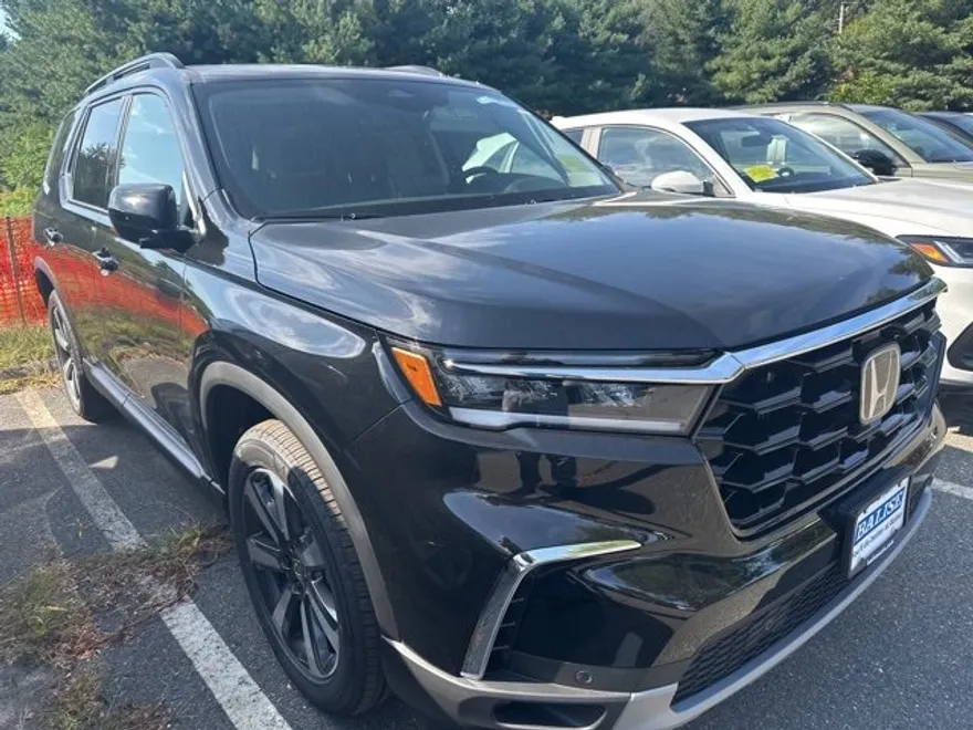 2025 Honda Pilot Touring photo 1