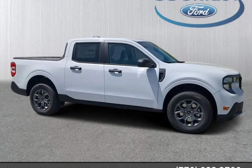 2025 Ford Maverick XLT photo 1