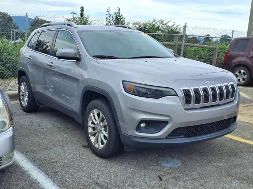 2019 Jeep Cherokee Latitude photo 1