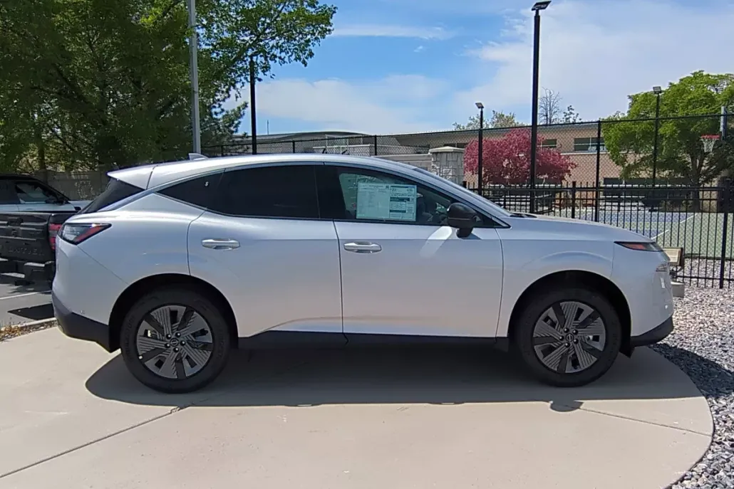 2025 Nissan Murano SL photo 1
