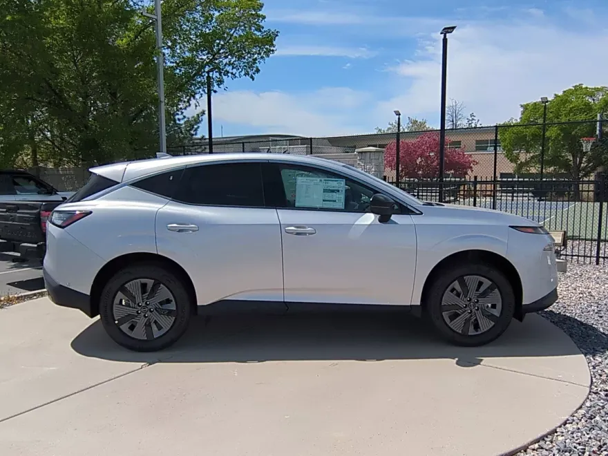 2025 Nissan Murano SL photo 1