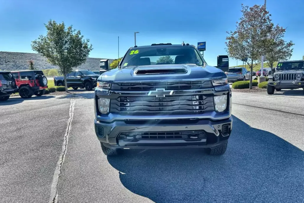 2026 Chevrolet Silverado 2500HD Custom photo 1