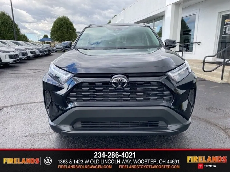 2025 Toyota RAV4 XLE photo 1
