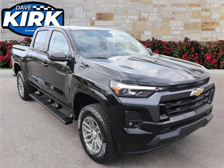2025 Chevrolet Colorado Work Truck LT photo 1