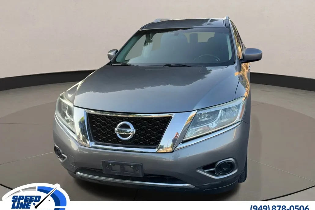 2015 Nissan Pathfinder S photo 1
