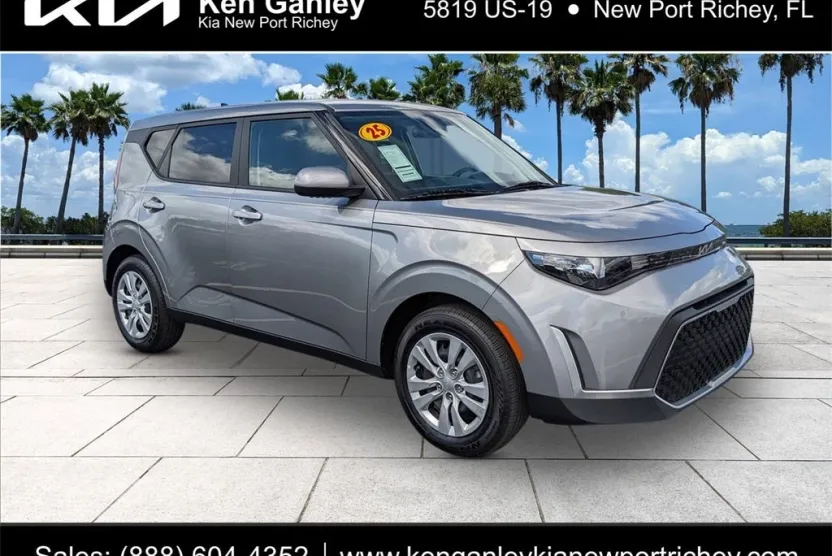 2025 Kia Soul LX photo 1