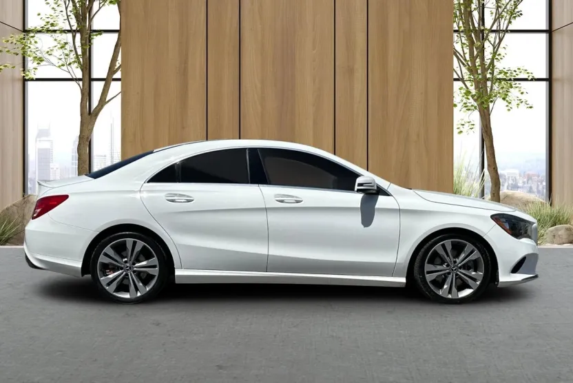 2019 Mercedes Benz CLA 250 photo 1