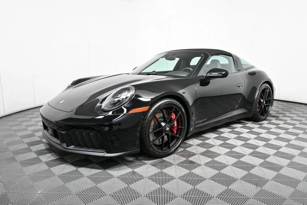 2025 Porsche 911 Targa 4 GTS photo 1