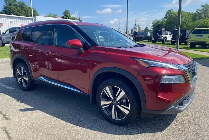 2023 Nissan Rogue SL photo 1