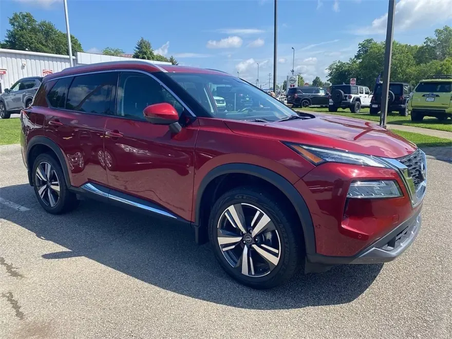 2023 Nissan Rogue SL photo 1