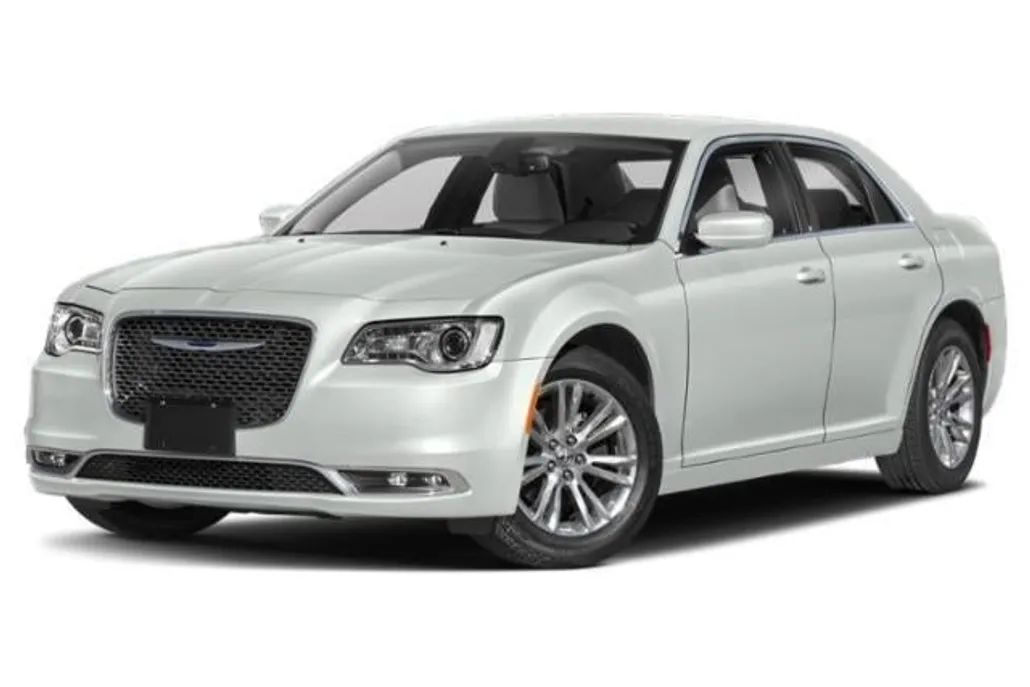2022 Chrysler 300 Touring photo 1