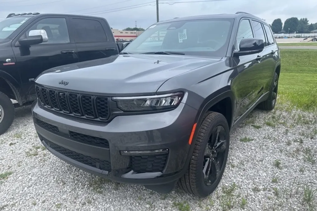 2025 Jeep Grand Cherokee Limited photo 1