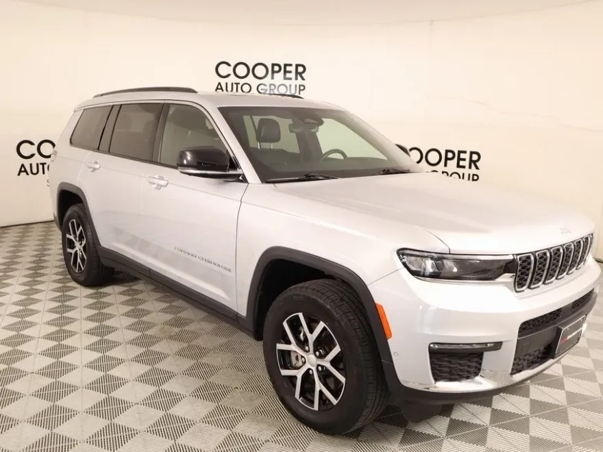 2024 Jeep Grand Cherokee Limited photo 1