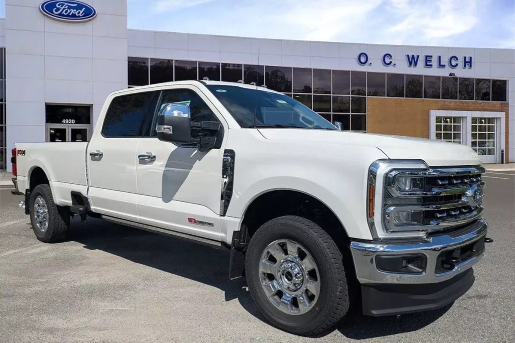 2026 Ford F-250 Lariat photo 1