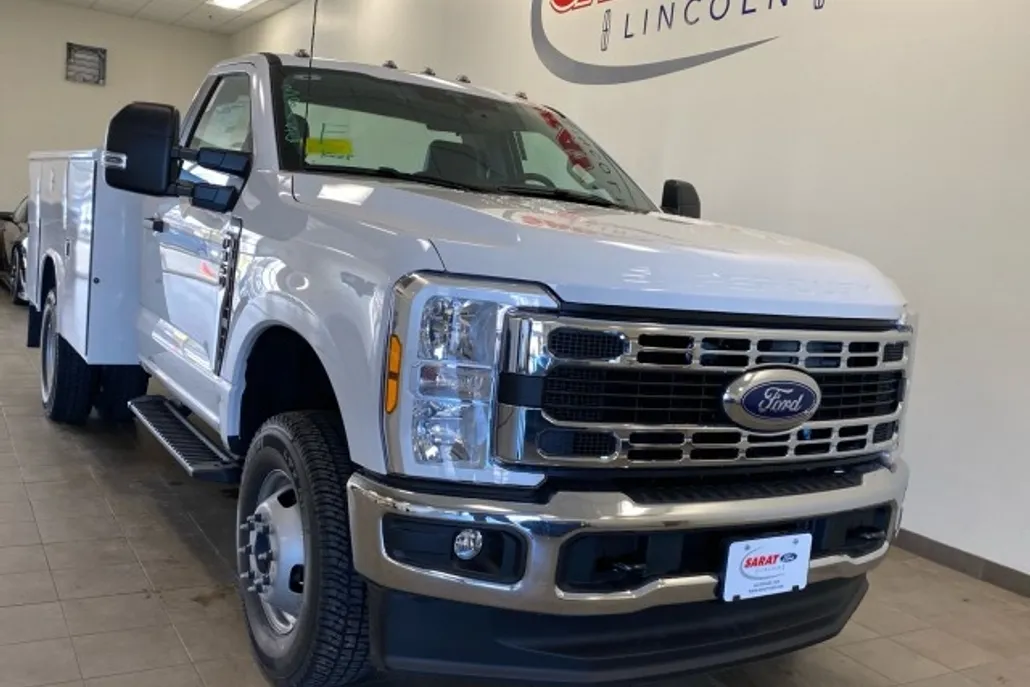 2025 Ford F-350 XL photo 1