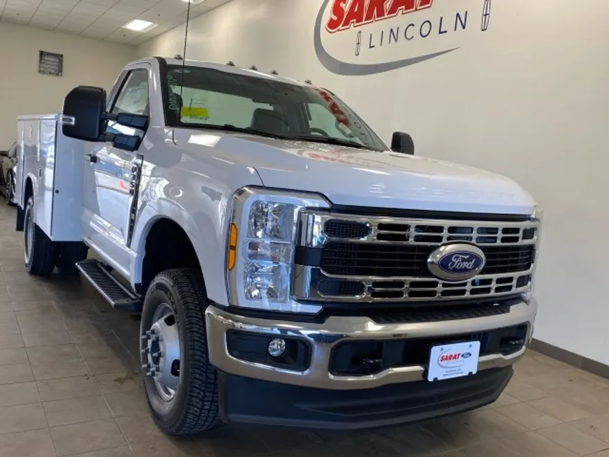 2025 Ford F-350 XL photo 1