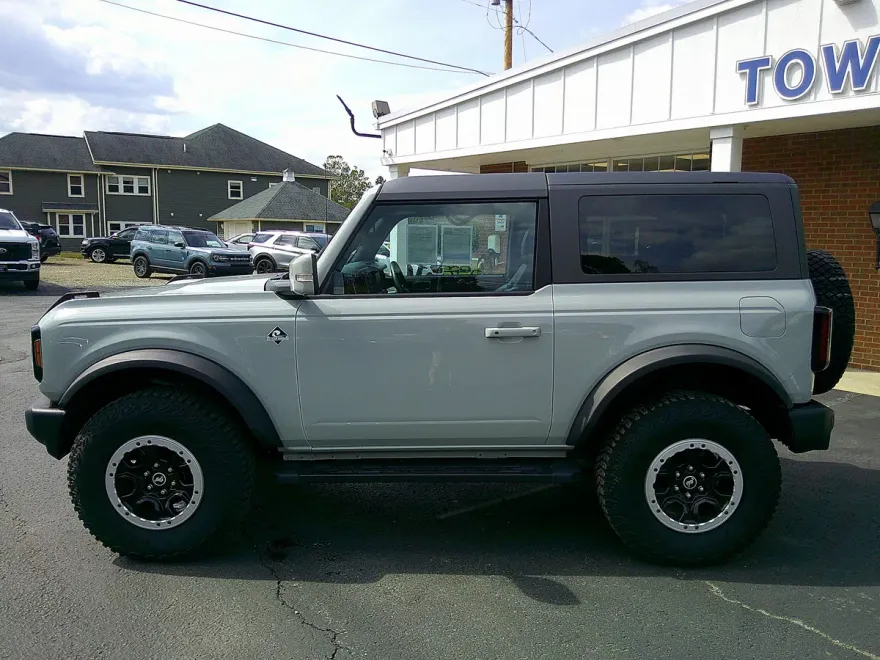 2023 Ford Bronco Outer Banks photo 1