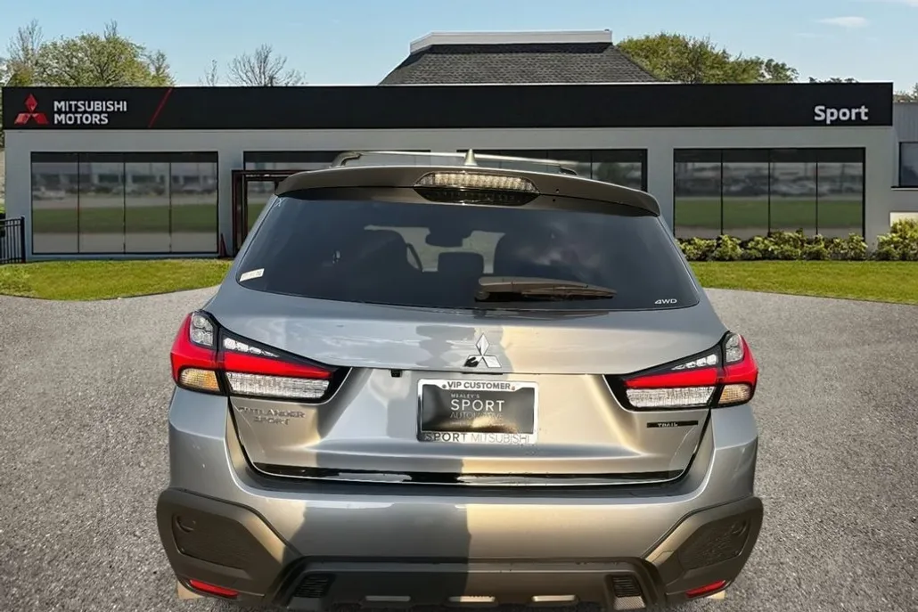 2025 Mitsubishi Outlander Sport ES SE LE photo 1