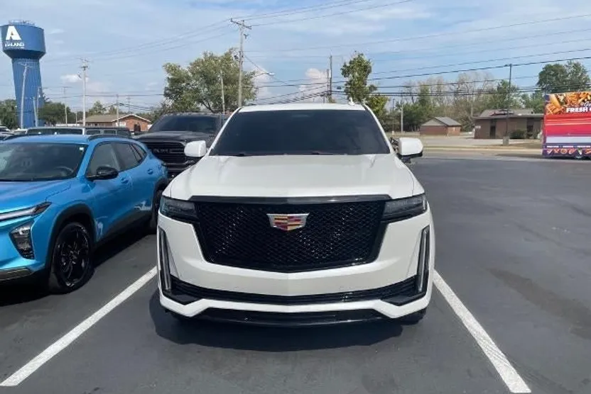 2022 Cadillac Escalade Sport Platinum photo 1