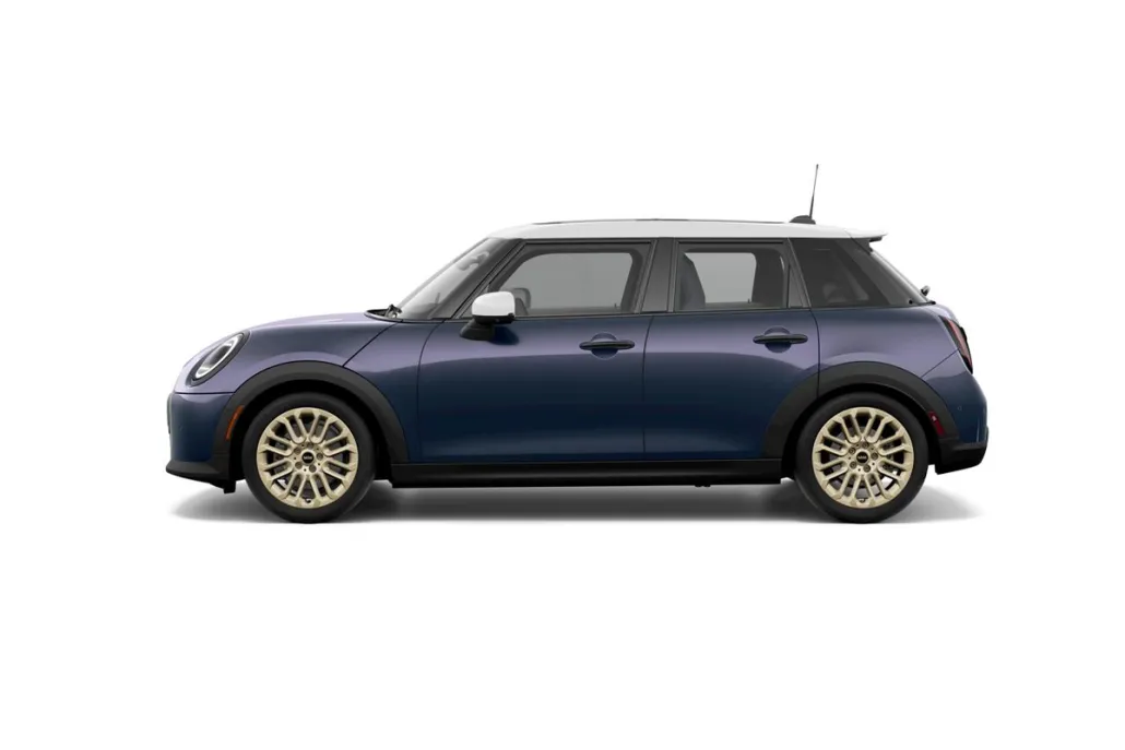2026 Mini Cooper Hardtop S 4 Door Iconic photo 1