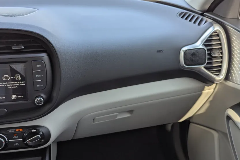 2025 Kia Soul LX photo 1