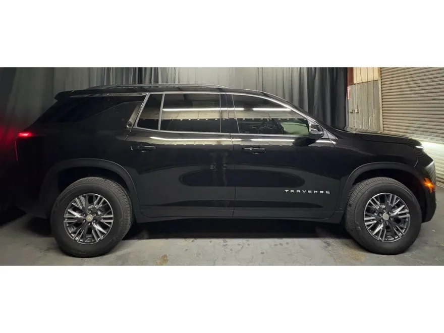 2026 Chevrolet Traverse photo 1