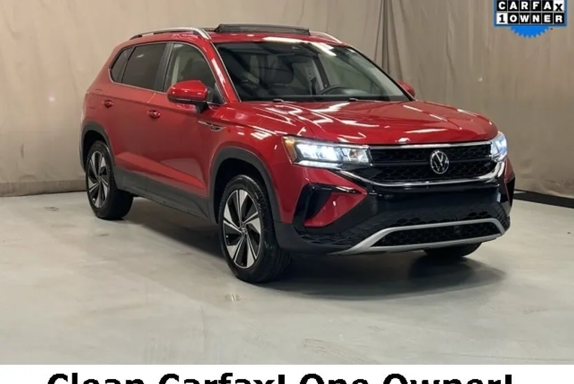 2024 Volkswagen Taos SE photo 1