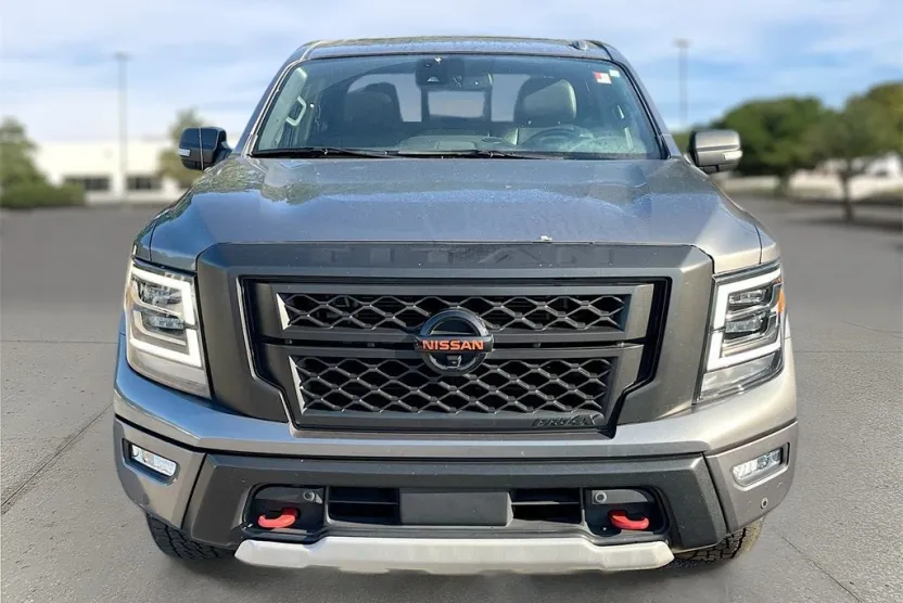 2021 Nissan Titan PRO-4X photo 1
