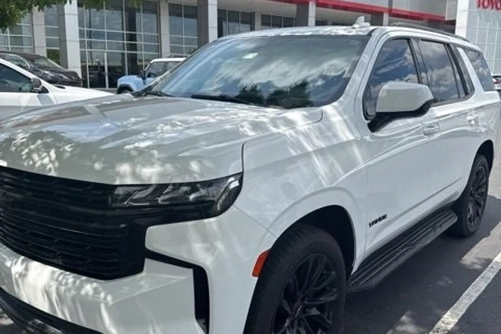 2021 Chevrolet Tahoe LT photo 1