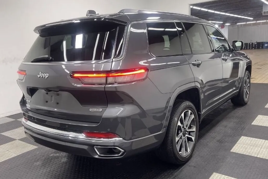 2021 Jeep Grand Cherokee Overland photo 1