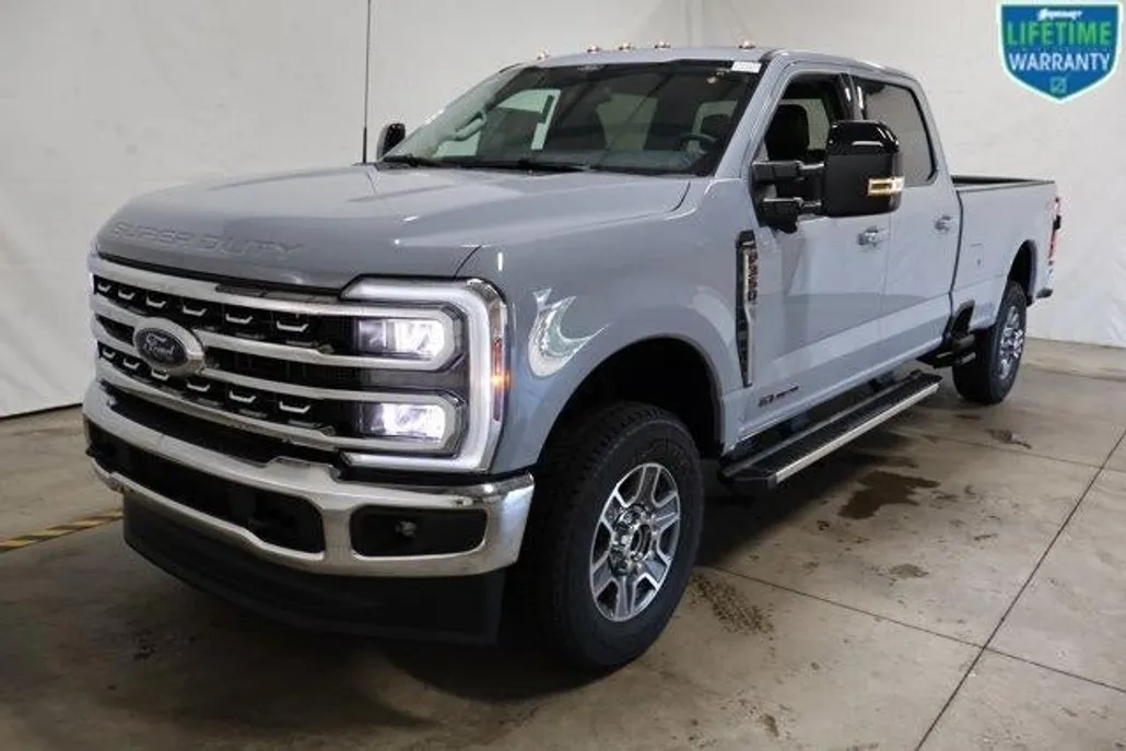 2026 Ford F-350 Lariat photo 1